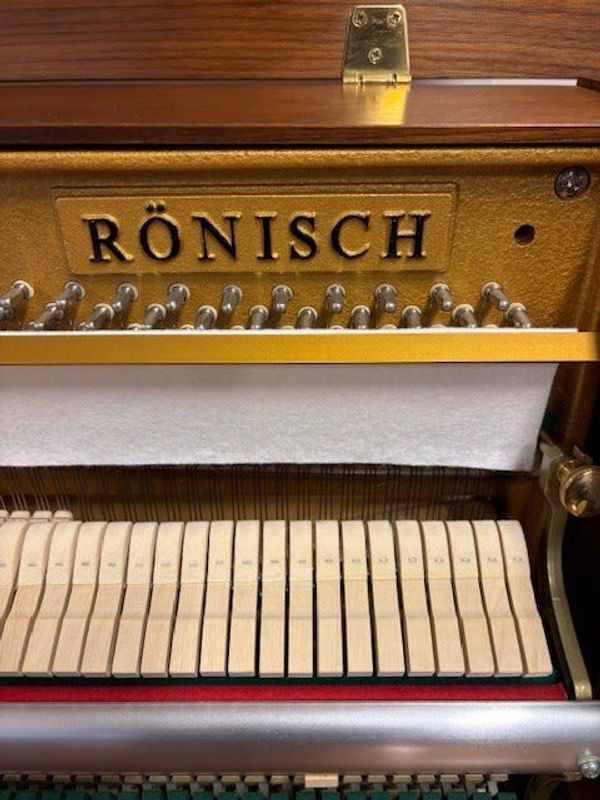 Rønisch piano med Renner-mekanikk