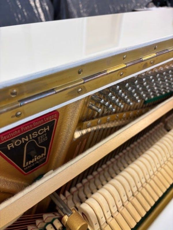 Rönisch piano